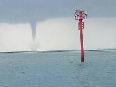 Foto: Ini Tornado Waterspout di Kepulauan Seribu yang Bikin Kaget