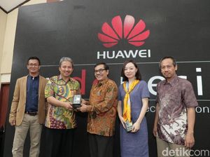 Mahasiswa Surabaya Diajak Kembangkan Smart City