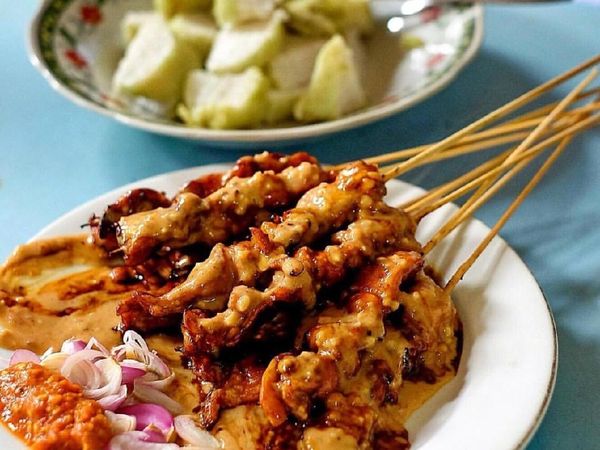 Mau Jajan Sate? Intip Dulu 9 Sate Nusantara yang Enak Ini