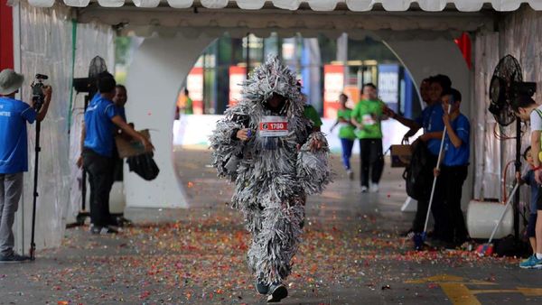 Serunya Lomba Lari Unik 5 Km