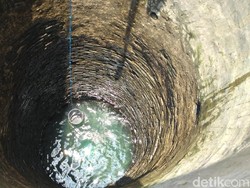 Tak Pernah Kering, Sumur Ini Dikeramatkan Warga Slangit Cirebon