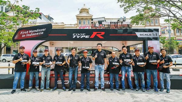 Honda Civic Type R Mulai Dikirim Ke Pelanggan