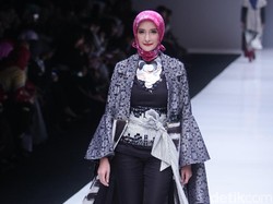 Dian Pelangi Ciptakan Motif Batik Baru Bernama Arsiran