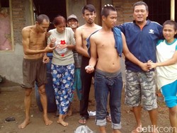 Mengenal Deni Solang Teman Orang Gila dari Sukabumi