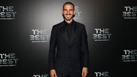 Bek AC Milan Leonardo Bonucci sendirian saja di atas karpet hijau. Foto: Michael Steele/Getty Images