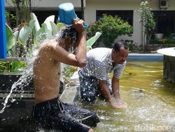 PDAM Mampet, Ini yang Dilakukan Warga Lamongan