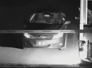 Wanita Ini Pura-pura Jadi Hantu Agar Tak Bayar Parkir Wanita Ini Pura-pura Jadi Hantu Agar Tak Bayar Parkir