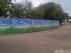 Menteri Basuki Sidak Proyek Drainase Istana