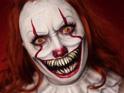 Seram! Patung Pennywise Ini Detail Banget