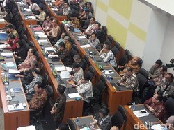 Rapat Hingga Dini Hari, DPR dan Sri Mulyani Cs Sepakati APBN 2018