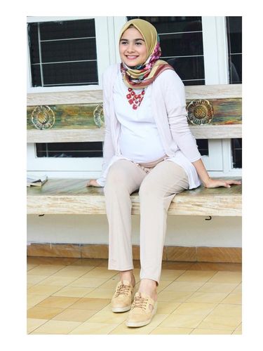 Foto: Inspirasi Hijab dari 6 Selebriti Indonesia yang sedang Hamil