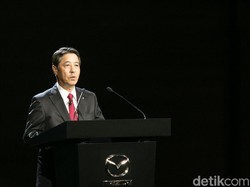 Sambut Wartawan di Jepang Bos Mazda Pamer Foto Masa Muda