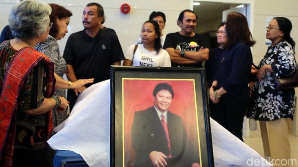 Suasana Rumah Duka Benny Panjaitan