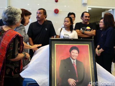 Suasana Rumah Duka Benny Panjaitan