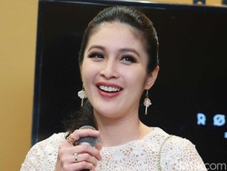 Hamil Tua, Sandra Dewi Happy Terus
