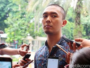 Komentari Pernikahan Syahrini-Reino, Uus Singgung Gading-Gisel