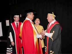 SBY Raih Gelar Doktor Honoris Causa dari Charles Darwin University