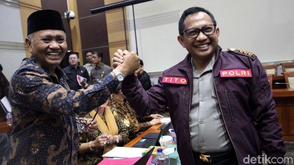 Kapolri dan Ketua KPK Salam Komando