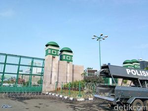 Jelang Demo Perppu Ormas, Kawat Berduri Dipasang di Gerbang DPR