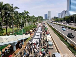 Massa Tolak Perppu Ormas Diminta Bubar Sebelum Pukul 18.00