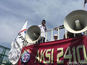 Aksi di Depan DPR, Orator: Talak 3 bagi Parpol Dukung Perppu Ormas