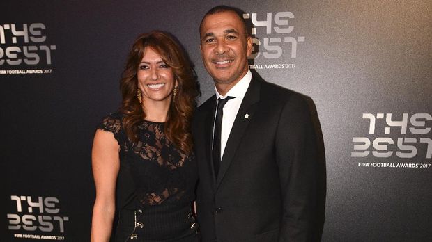 Ruud Gullit belum merespons tawaran melatih Timnas Indonesia.