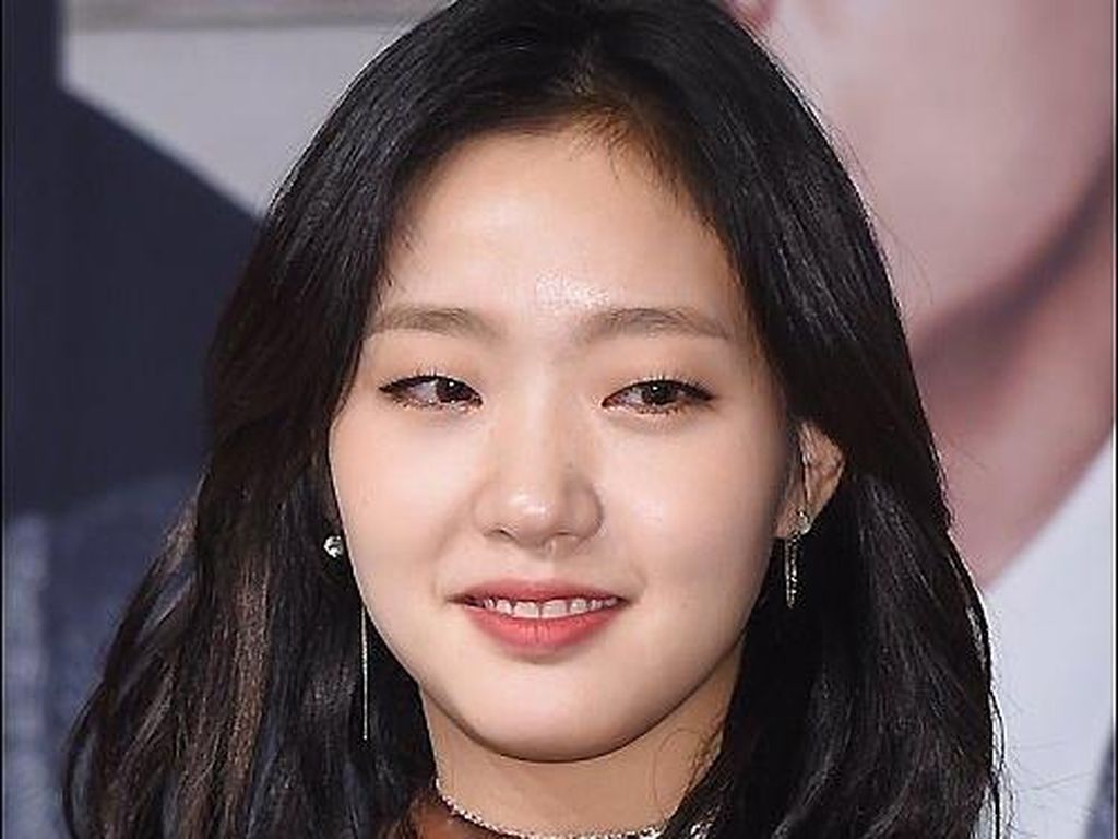 6 Fakta Kim Go Eun, Aktris yang Jadi Lawan Main Lee Min Ho di Drama Korea 6 Fakta Kim Go Eun, Aktris yang Jadi Lawan Main Lee Min Ho di Drama Korea