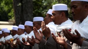 Polisi Asmaul Husna Amankan Demo Perppu Ormas