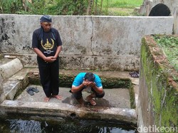 Menengok Ritual Anti Jomblo di Sendang Kaliglagah Purworejo