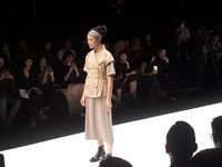 Deden Siswanto Tampilan Busana Modest Bersiluet Baju Daerah di JFW 2018