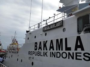 KN Gajah Laut Jadi Andalan Evakuasi Laut Korban Gunung Agung KN Gajah Laut Jadi Andalan Evakuasi Laut Korban Gunung Agung