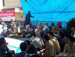 Meski Sempat Diintimidasi, Aksi GTT dan PTT di Jember Berlanjut