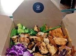 Terpuji! Tiap Malam Restoran Ini Tinggalkan Makanan Enak untuk Para Tunawisma