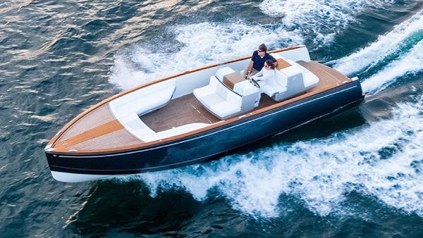 Ini Yacht Mewah Bertenaga Listrik Pertama di Dunia