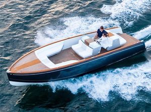 Ini Yacht Mewah Bertenaga Listrik Pertama di Dunia Ini Yacht Mewah Bertenaga Listrik Pertama di Dunia