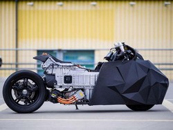 Skutik BMW Dipermak Jadi Motor Batman