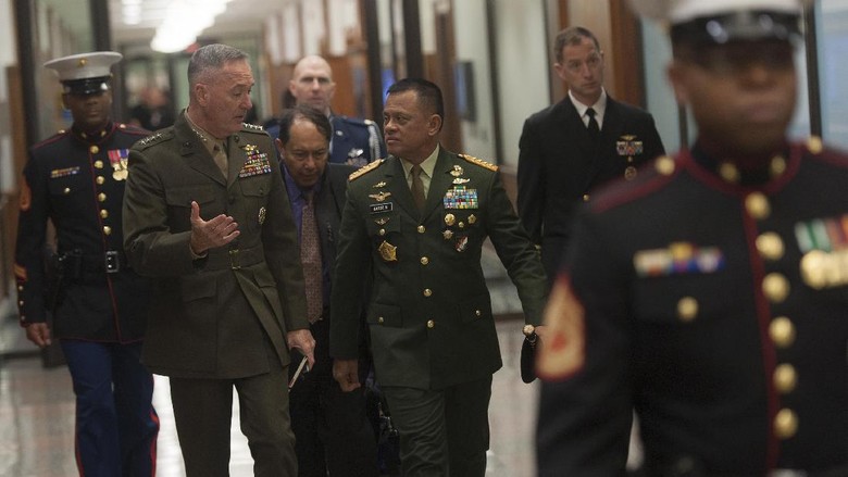 Saat Panglima TNI Disuguhi Lagu Bengawan Solo oleh Jenderal Dunford Saat Panglima TNI Disuguhi Lagu Bengawan Solo oleh Jenderal Dunford