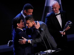 Cristiano Ronaldo Kirim Ucapan Ultah yang Nyeleneh ke Maradona