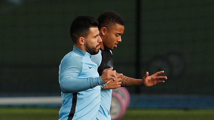 Jesus dan Aguero Makin Lengket