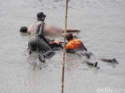 Mayat Ditemukan di Tengah Kali Porong, Begini Susahnya Evakuasi