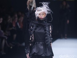 Rama Dauhan Rilis Koleksi Serba Hitam, Terinspirasi Sisi Gelap Otak Manusia