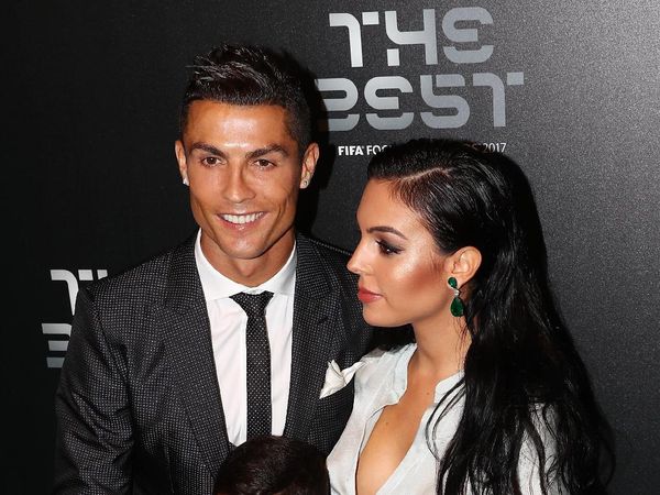 Kekasih Ronaldo, Georgina Rodriguez Curi Perhatian
