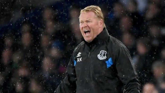 LIVERPOOL, ENGLAND - OCTOBER 19:  Ronald Koeman, Manager of Everton reacts during the UEFA Europa League Group E match between Everton FC and Olympique Lyon at Goodison Park on October 19, 2017 in Liverpool, United Kingdom.  (Photo by Ross Kinnaird/Getty Images)