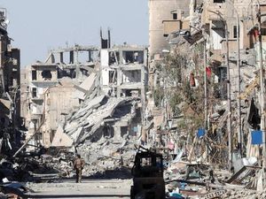 Rusia: Koalisi AS Bombardir Raqqa Hingga Rata dengan Tanah