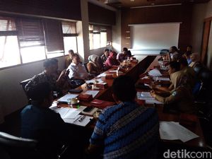 RS Slamet dan PMI Garut Ungkap Penyebab Labu Darah Kedaluwarsa RS Slamet dan PMI Garut Ungkap Penyebab Labu Darah Kedaluwarsa