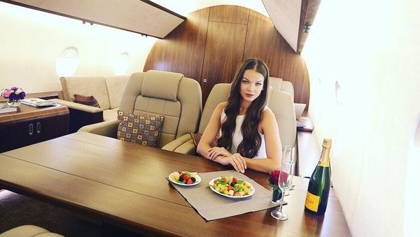 Foto: Tren Liburan Palsu Pakai Jet Pribadi