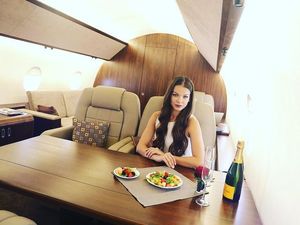 Foto: Tren Liburan Palsu Pakai Jet Pribadi