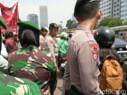 Polwan-Kowad Berhijab Dikerahkan Amankan Demo Tolak Perppu Ormas