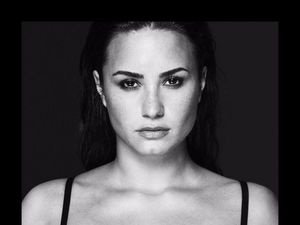 Lewat Foto Seksi, Demi Lovato Isyaratkan Lagu Baru