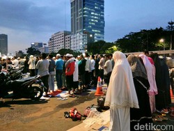Massa Aksi Tolak Perppu Ormas Mulai Tinggalkan Kompleks DPR